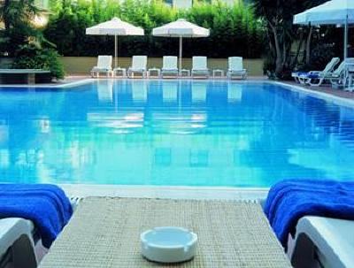 фото отеля Blazer Suites Hotel