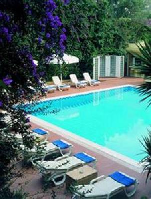 фото отеля Blazer Suites Hotel