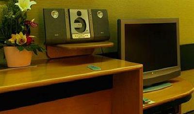 фото отеля Blazer Suites Hotel