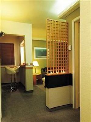 фото отеля Blazer Suites Hotel