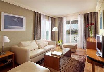 фото отеля Blazer Suites Hotel
