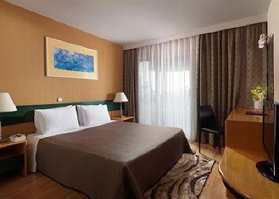 фото отеля Blazer Suites Hotel