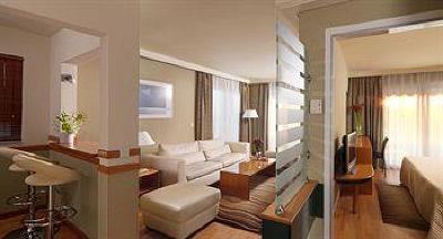 фото отеля Blazer Suites Hotel
