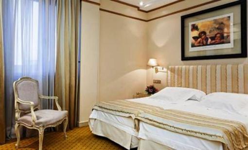 фото отеля Mercure Madrid Santo Domingo