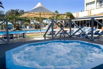 фото отеля Chateau Beachside Resort Gold Coast