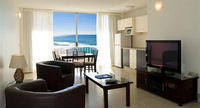 фото отеля Chateau Beachside Resort Gold Coast