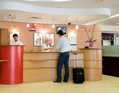 фото отеля Ibis Madrid Valentin Beato