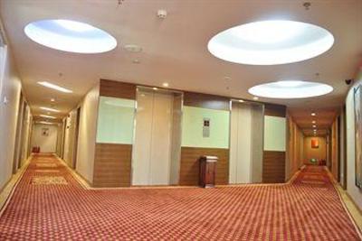 фото отеля Super 8 Shenzhen Diwang