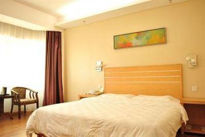 фото отеля Super 8 Shenzhen Diwang