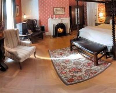 фото отеля Architects Inn - George Champlin Mason House