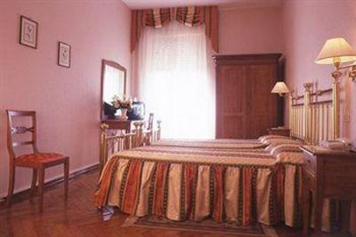 фото отеля Hotel Bellevue Gardone Riviera