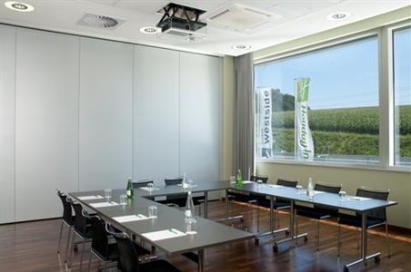 фото отеля Holiday Inn Bern Westside