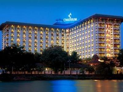 фото отеля Chatrium Hotel Royal Lake Yangon