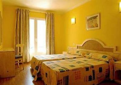 фото отеля Hostal Porto Colom Felanitx