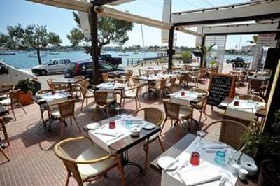 фото отеля Hostal Porto Colom Felanitx