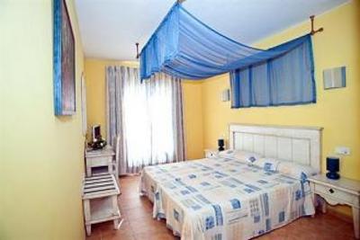 фото отеля Hostal Porto Colom Felanitx
