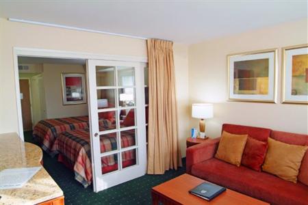 фото отеля Peacock Suites