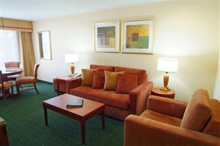 фото отеля Peacock Suites