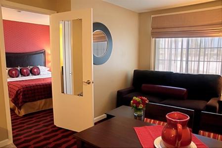 фото отеля Peacock Suites