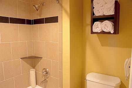 фото отеля Peacock Suites