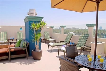 фото отеля Peacock Suites