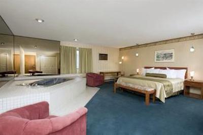 фото отеля Western Heritage Inn