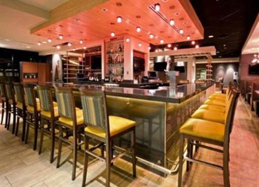 фото отеля Holiday Inn Harmon Meadow Secaucus