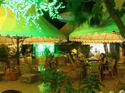 фото отеля Deep Forest Garden Inn