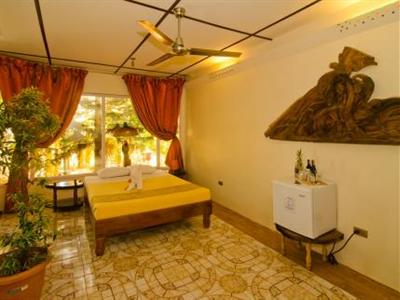 фото отеля Deep Forest Garden Inn
