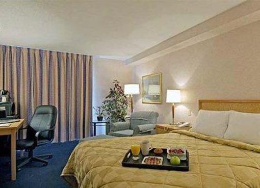фото отеля Comfort Inn Montreal Aeroport