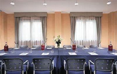 фото отеля Hotel Sporting Opera