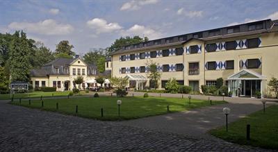 фото отеля Parkhotel Schloss Hohenfeld