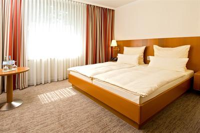 фото отеля Parkhotel Schloss Hohenfeld