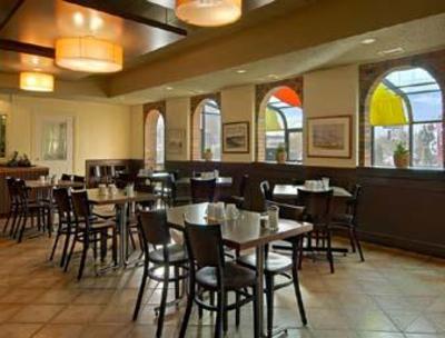 фото отеля Days Inn & Conference Center Edmonton Airport