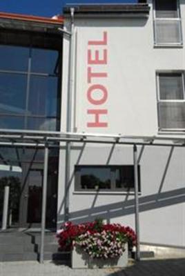 фото отеля Hotel Gasthof Groß Bergkirchen