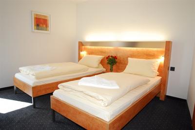 фото отеля Hotel Gasthof Groß Bergkirchen