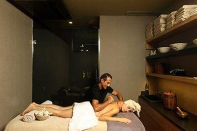 фото отеля Hostal Empuries L'Escala
