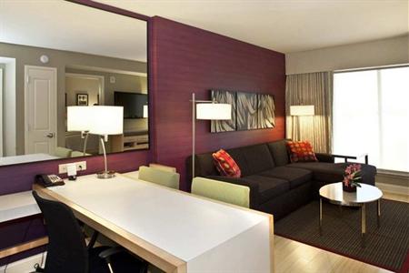 фото отеля Embassy Suites Raleigh - Durham Airport Brier Creek