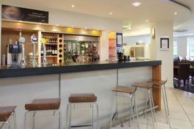 фото отеля Express by Holiday Inn Bedford Elstow