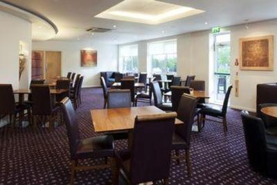 фото отеля Express by Holiday Inn Bedford Elstow