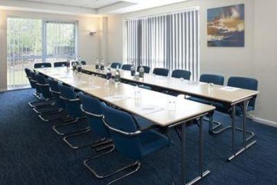 фото отеля Express by Holiday Inn Bedford Elstow