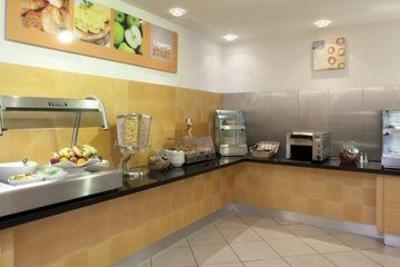 фото отеля Express by Holiday Inn Bedford Elstow