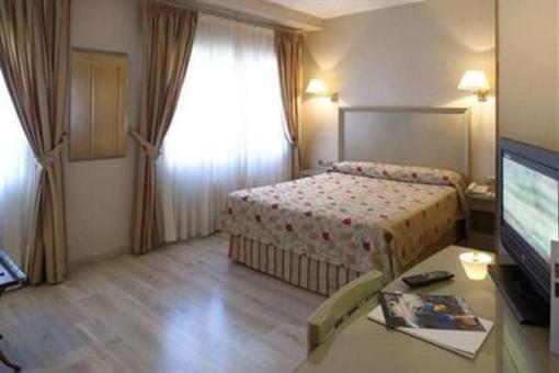 фото отеля Almirante Bonifaz Hotel