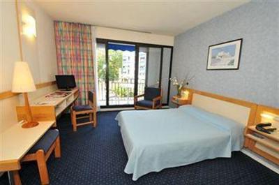 фото отеля Hotel Du Lac Saint-Paul-les-Dax