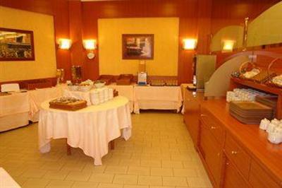 фото отеля Hotel Du Lac Saint-Paul-les-Dax