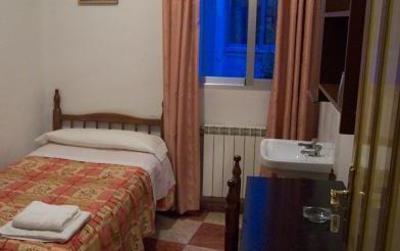 фото отеля Hostal Arroyo