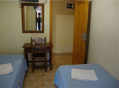 фото отеля Hostal La Milagrosa Alicante