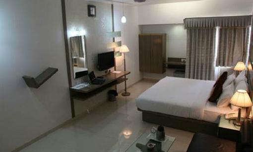 фото отеля The Horizon Hotel Ankleshwar(9kms from Bharuch)