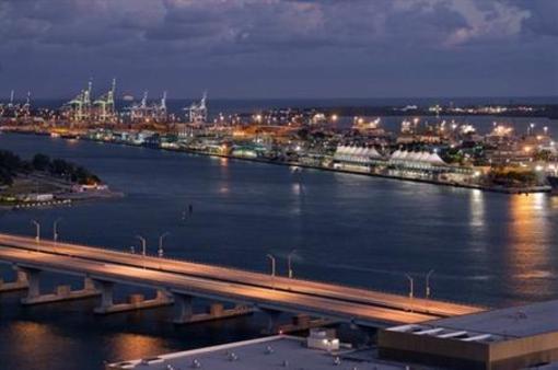 фото отеля Hilton Miami Downtown
