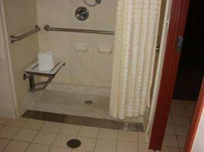 фото отеля Embassy Suites Hotel Cleveland-Rockside
